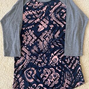LuLaRoe Randy Gray and Pink Patterned 3/4 Sleeve Top